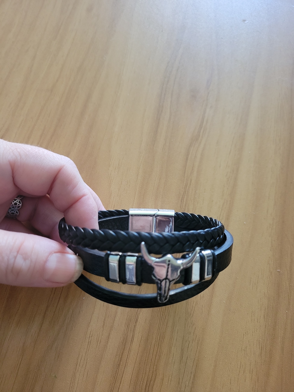 🍁NEW🍁Men's Black Leather Wrap Bracelet with Bull Head Accent